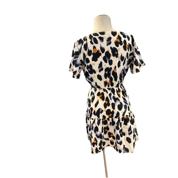 Womens A-Line Dress Small White Leopard Print V-Neck Short Sleeve Pullover - Picture 5 of 9